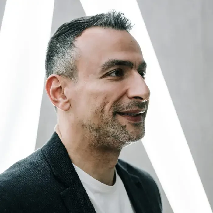 xhair lounge men's hair salon dubai (12)